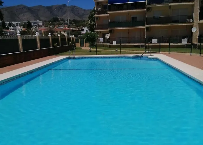 Apartamento Playamar Beach&pool Seaview, 5 Min From The